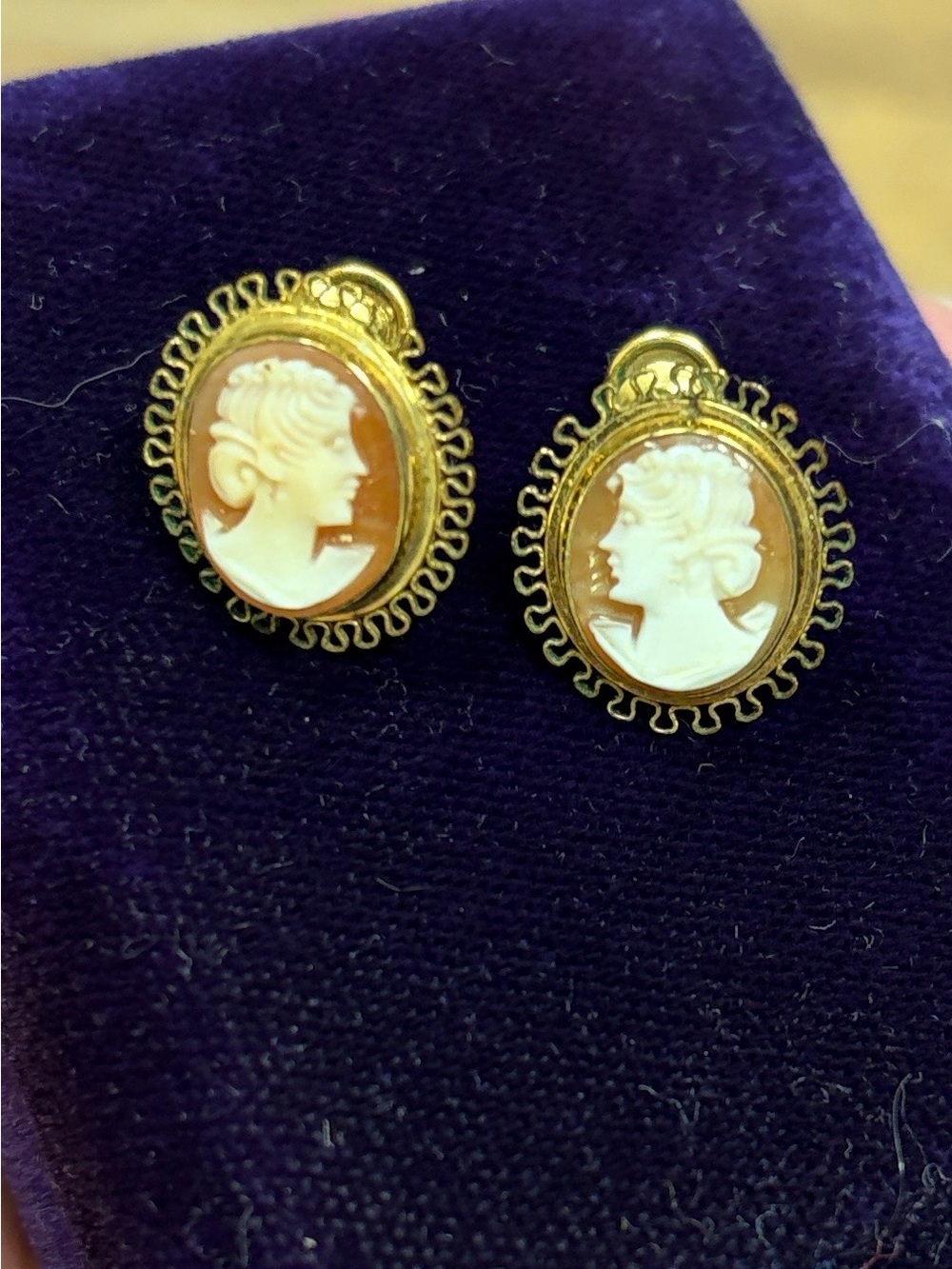 12K Gold Screw-back Vintage Cameo Earrings